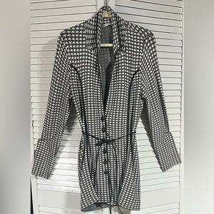 Caprice houndstooth 3/4 button down medium belted cardigan/jacket